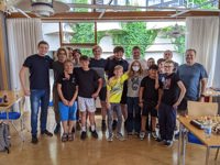Unsere Jugend zusammen mit ihren Trainern und Betreuern.
